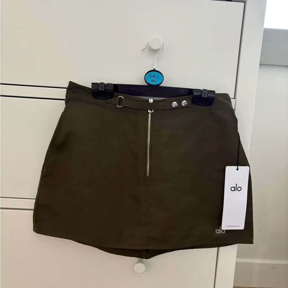 ALO Yoga Work it mini skirt size S BNWT